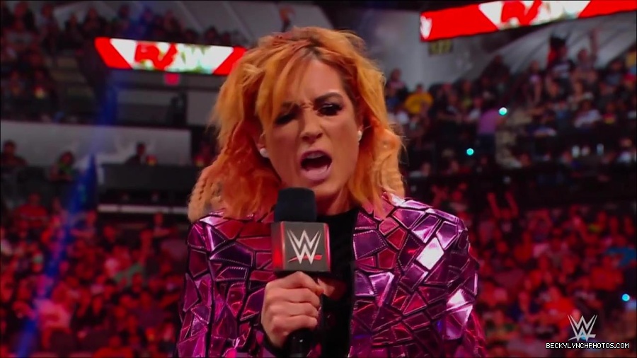 WWE_Monday_Night_RAW_2022_07_11_720p_HDTV_x264-Star_mkv_002263210.jpg