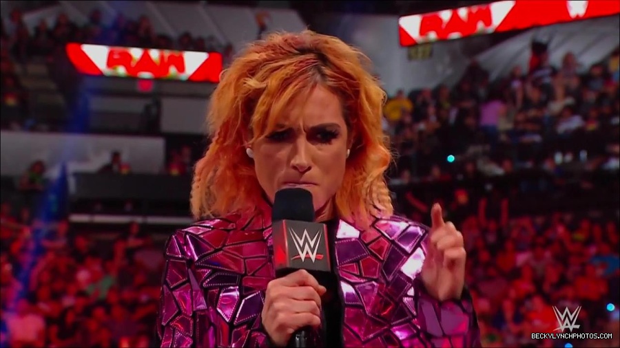 WWE_Monday_Night_RAW_2022_07_11_720p_HDTV_x264-Star_mkv_002265210.jpg