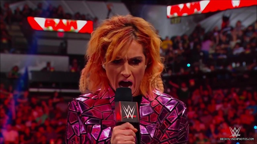WWE_Monday_Night_RAW_2022_07_11_720p_HDTV_x264-Star_mkv_002265610.jpg