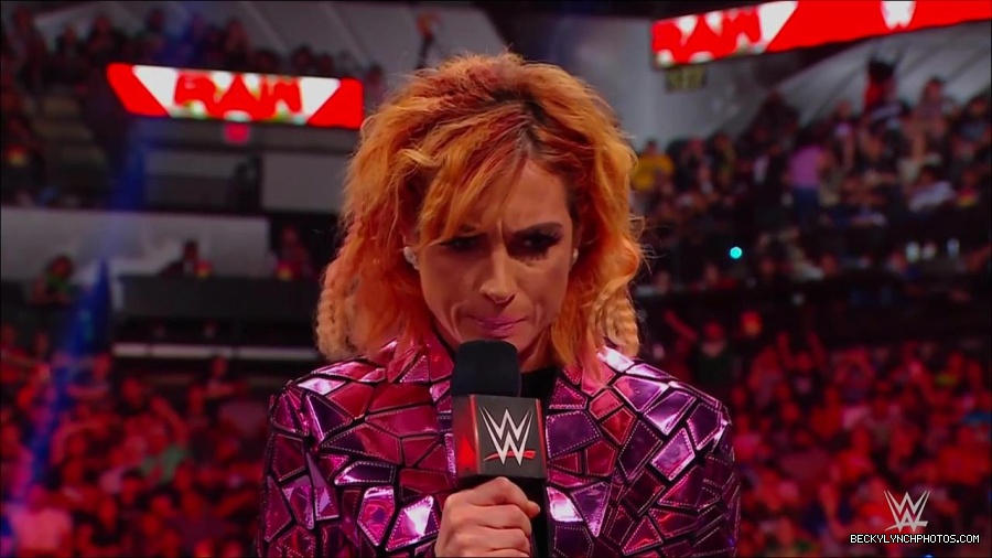 WWE_Monday_Night_RAW_2022_07_11_720p_HDTV_x264-Star_mkv_002266010.jpg