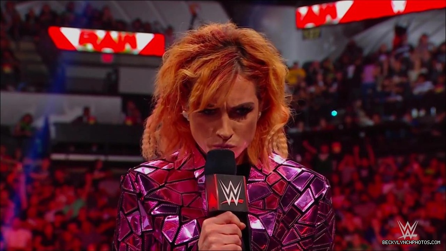 WWE_Monday_Night_RAW_2022_07_11_720p_HDTV_x264-Star_mkv_002266410.jpg