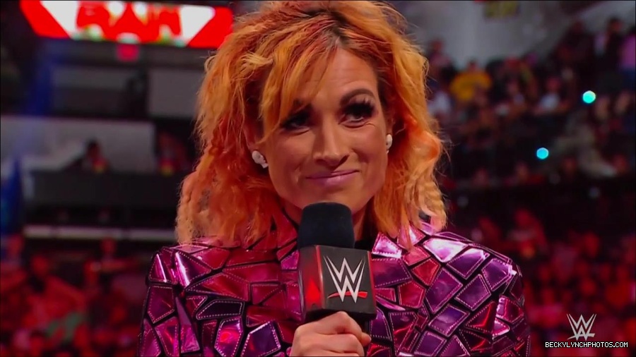 WWE_Monday_Night_RAW_2022_07_11_720p_HDTV_x264-Star_mkv_002269210.jpg