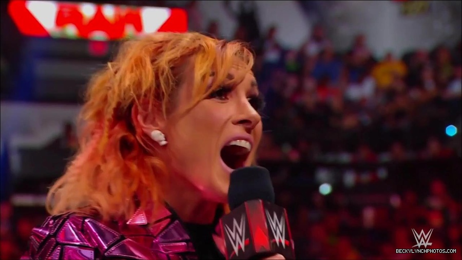 WWE_Monday_Night_RAW_2022_07_11_720p_HDTV_x264-Star_mkv_002271210.jpg