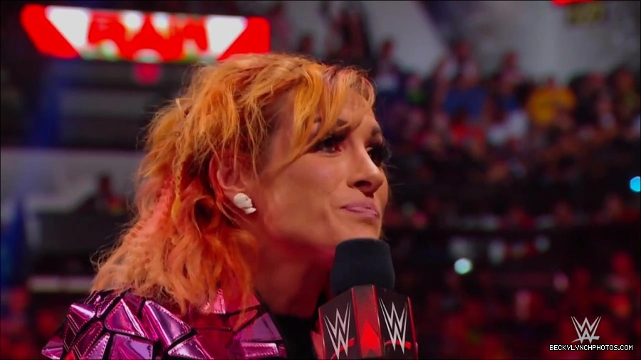 WWE_Monday_Night_RAW_2022_07_11_720p_HDTV_x264-Star_mkv_002271610.jpg