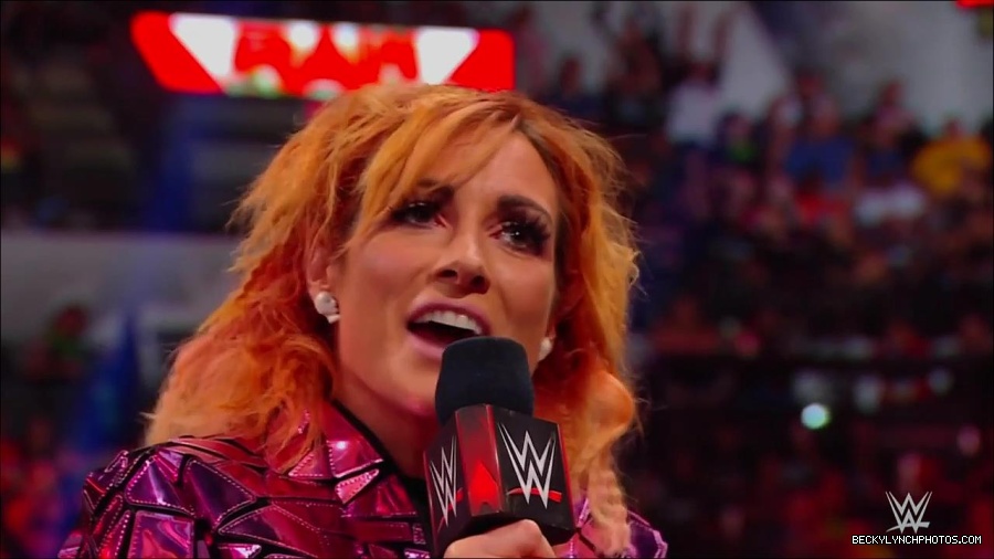 WWE_Monday_Night_RAW_2022_07_11_720p_HDTV_x264-Star_mkv_002272410.jpg