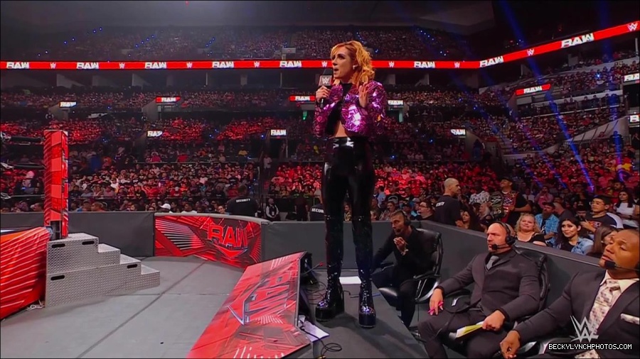 WWE_Monday_Night_RAW_2022_07_11_720p_HDTV_x264-Star_mkv_002273610.jpg