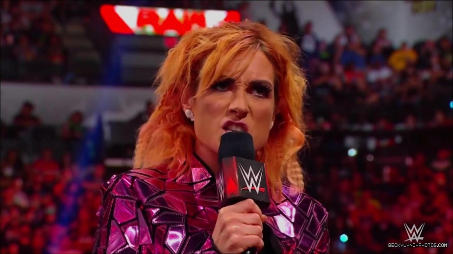 WWE_Monday_Night_RAW_2022_07_11_720p_HDTV_x264-Star_mkv_002275210.jpg