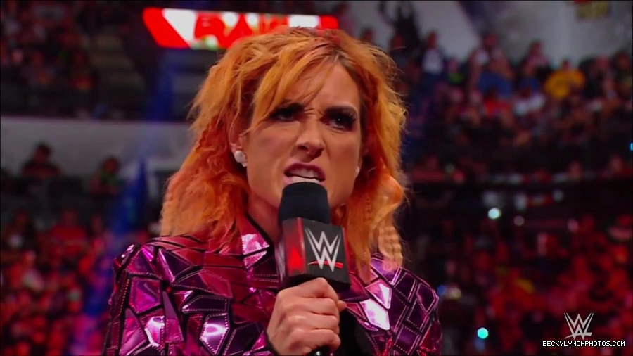 WWE_Monday_Night_RAW_2022_07_11_720p_HDTV_x264-Star_mkv_002275610.jpg