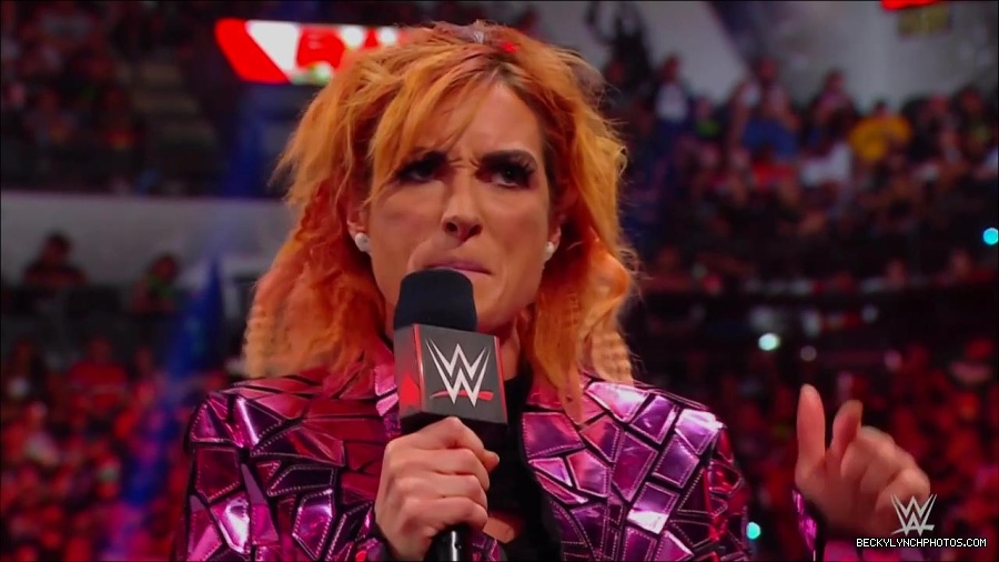 WWE_Monday_Night_RAW_2022_07_11_720p_HDTV_x264-Star_mkv_002276010.jpg