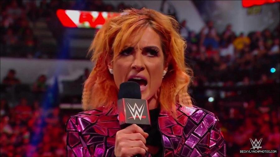 WWE_Monday_Night_RAW_2022_07_11_720p_HDTV_x264-Star_mkv_002276410.jpg