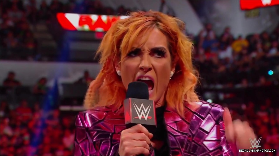 WWE_Monday_Night_RAW_2022_07_11_720p_HDTV_x264-Star_mkv_002276810.jpg