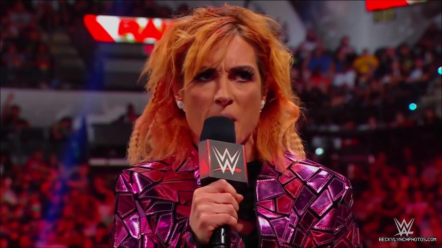 WWE_Monday_Night_RAW_2022_07_11_720p_HDTV_x264-Star_mkv_002279210.jpg