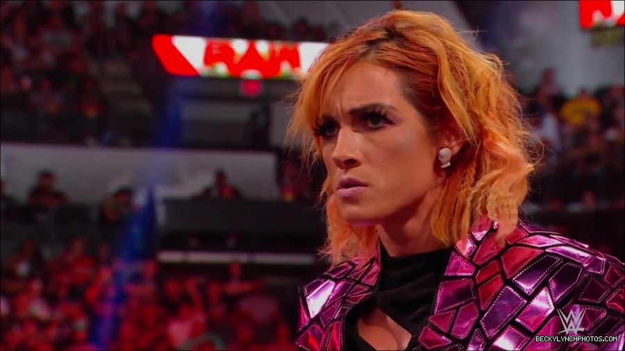 WWE_Monday_Night_RAW_2022_07_11_720p_HDTV_x264-Star_mkv_002282410.jpg