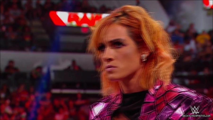 WWE_Monday_Night_RAW_2022_07_11_720p_HDTV_x264-Star_mkv_002282810.jpg