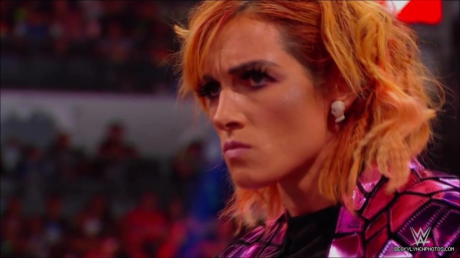 WWE_Monday_Night_RAW_2022_07_11_720p_HDTV_x264-Star_mkv_002285210.jpg