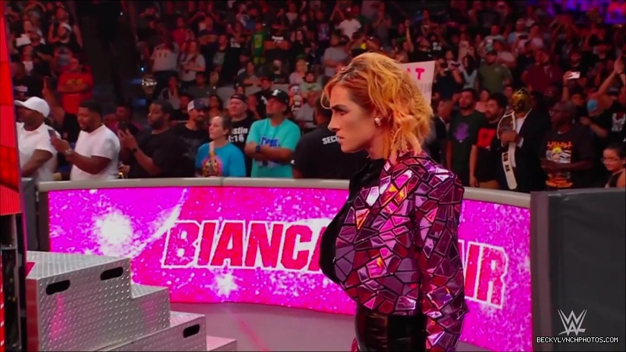 WWE_Monday_Night_RAW_2022_07_11_720p_HDTV_x264-Star_mkv_002305610.jpg