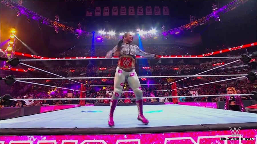 WWE_Monday_Night_RAW_2022_07_11_720p_HDTV_x264-Star_mkv_002317210.jpg