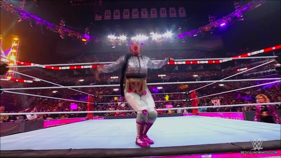 WWE_Monday_Night_RAW_2022_07_11_720p_HDTV_x264-Star_mkv_002318410.jpg