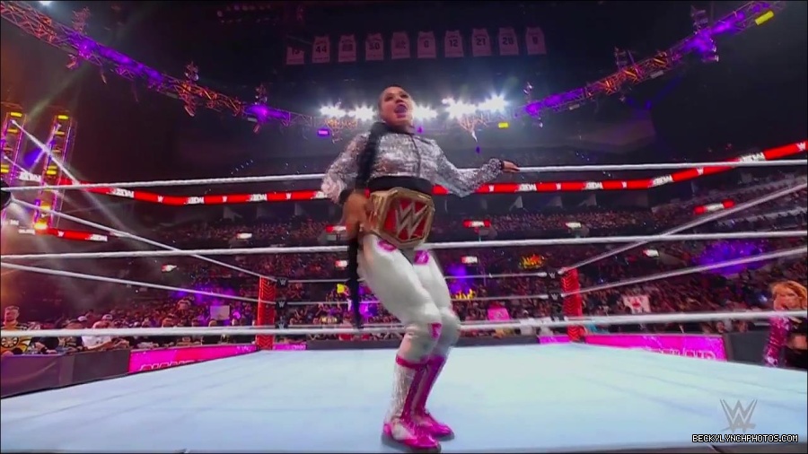 WWE_Monday_Night_RAW_2022_07_11_720p_HDTV_x264-Star_mkv_002318810.jpg