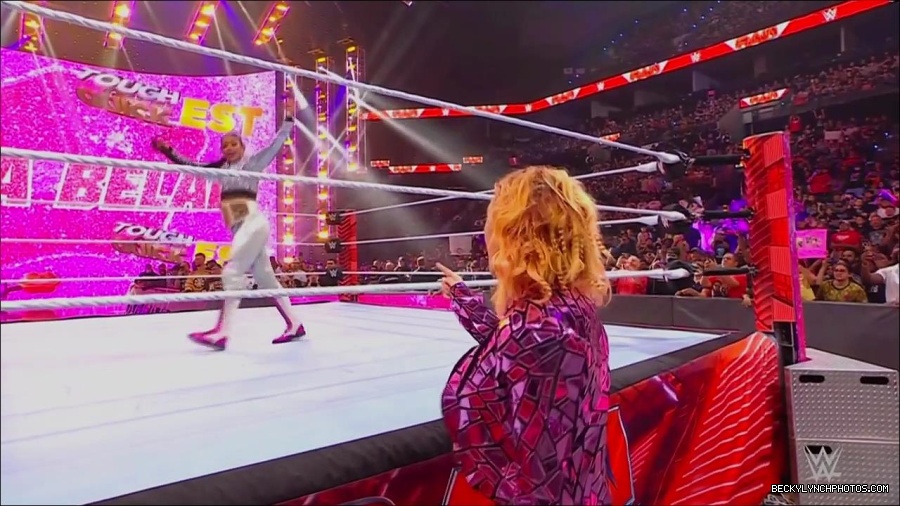 WWE_Monday_Night_RAW_2022_07_11_720p_HDTV_x264-Star_mkv_002324810.jpg