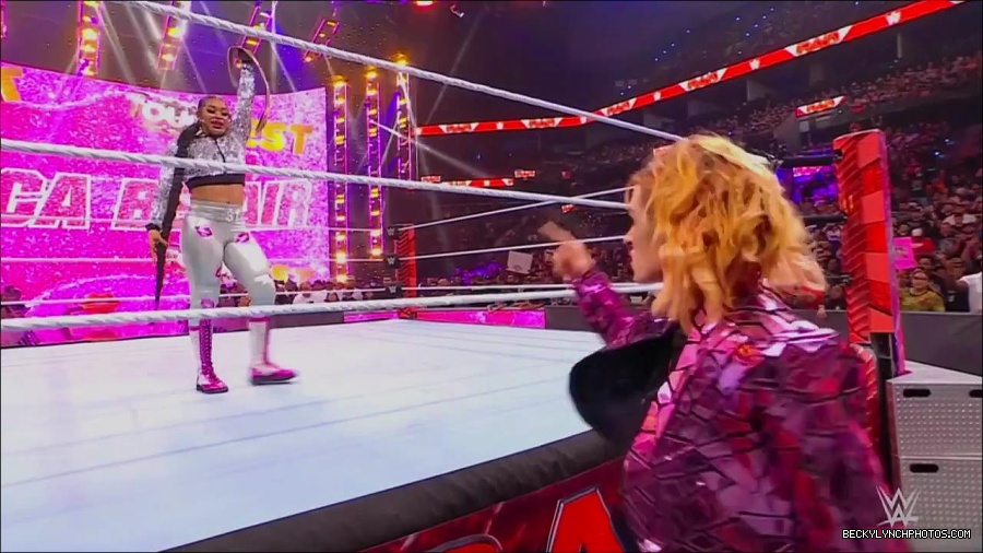 WWE_Monday_Night_RAW_2022_07_11_720p_HDTV_x264-Star_mkv_002332010.jpg