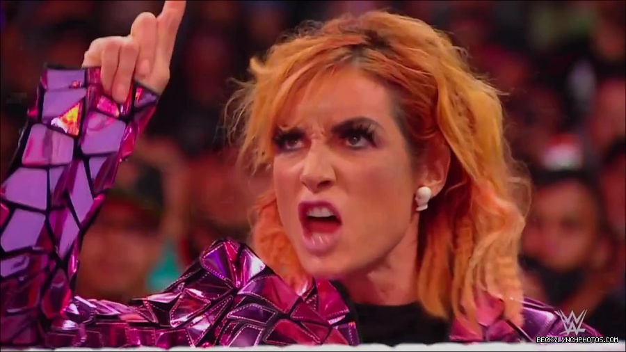 WWE_Monday_Night_RAW_2022_07_11_720p_HDTV_x264-Star_mkv_002334410.jpg
