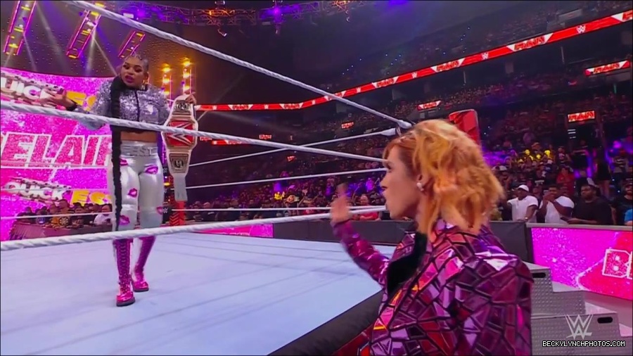 WWE_Monday_Night_RAW_2022_07_11_720p_HDTV_x264-Star_mkv_002337210.jpg