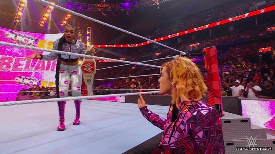 WWE_Monday_Night_RAW_2022_07_11_720p_HDTV_x264-Star_mkv_002337610.jpg