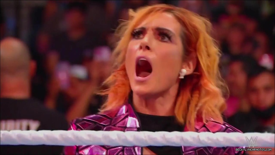 WWE_Monday_Night_RAW_2022_07_11_720p_HDTV_x264-Star_mkv_002338410.jpg