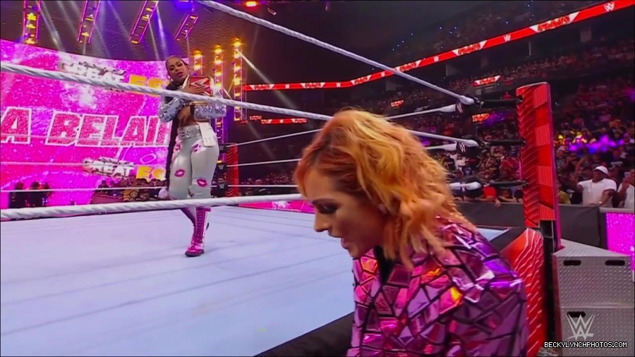 WWE_Monday_Night_RAW_2022_07_11_720p_HDTV_x264-Star_mkv_002341210.jpg