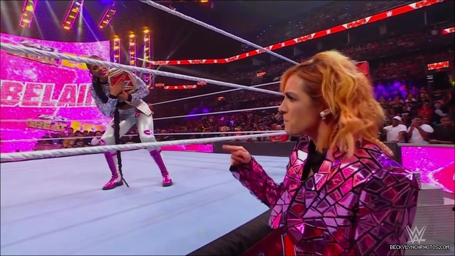 WWE_Monday_Night_RAW_2022_07_11_720p_HDTV_x264-Star_mkv_002342010.jpg