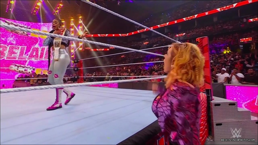 WWE_Monday_Night_RAW_2022_07_11_720p_HDTV_x264-Star_mkv_002344410.jpg