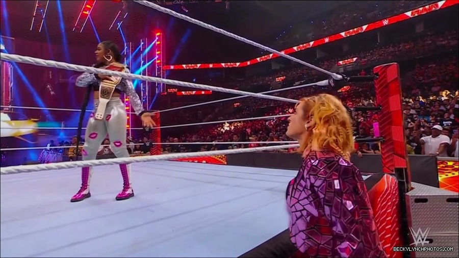 WWE_Monday_Night_RAW_2022_07_11_720p_HDTV_x264-Star_mkv_002346010.jpg