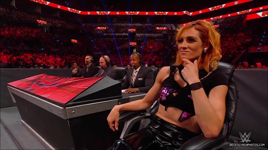 WWE_Monday_Night_RAW_2022_07_11_720p_HDTV_x264-Star_mkv_002462330.jpg