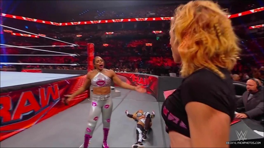 WWE_Monday_Night_RAW_2022_07_11_720p_HDTV_x264-Star_mkv_002496730.jpg