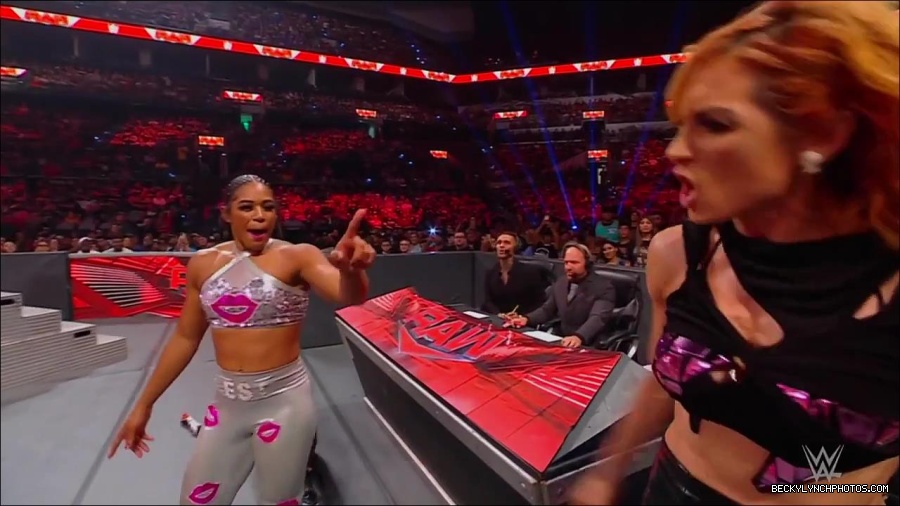 WWE_Monday_Night_RAW_2022_07_11_720p_HDTV_x264-Star_mkv_002498730.jpg