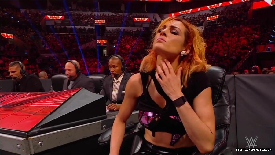 WWE_Monday_Night_RAW_2022_07_11_720p_HDTV_x264-Star_mkv_002524330.jpg