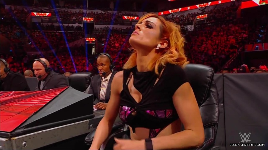 WWE_Monday_Night_RAW_2022_07_11_720p_HDTV_x264-Star_mkv_002525130.jpg