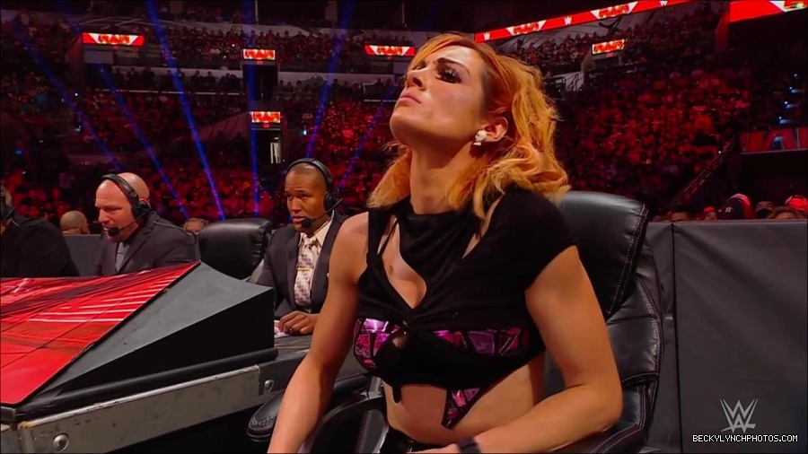 WWE_Monday_Night_RAW_2022_07_11_720p_HDTV_x264-Star_mkv_002525530.jpg