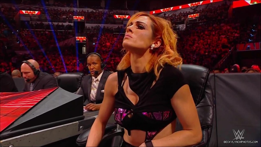 WWE_Monday_Night_RAW_2022_07_11_720p_HDTV_x264-Star_mkv_002525930.jpg