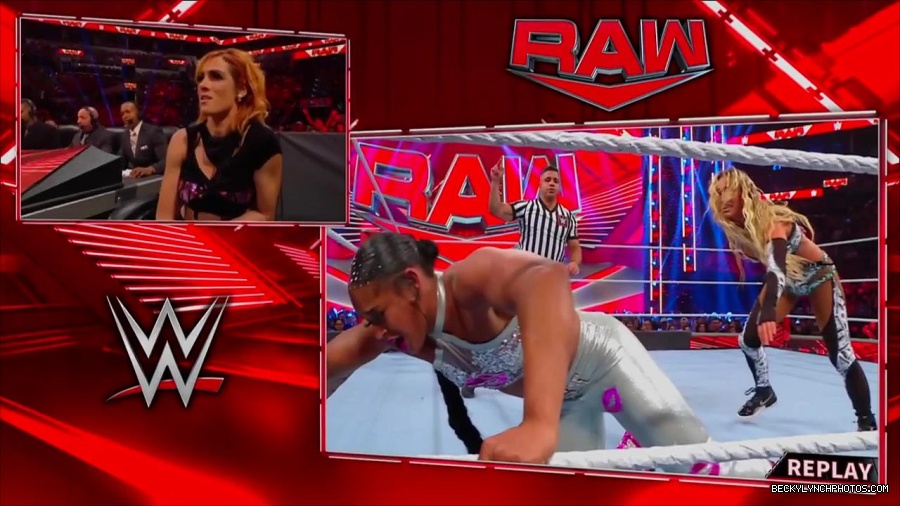 WWE_Monday_Night_RAW_2022_07_11_720p_HDTV_x264-Star_mkv_002600730.jpg