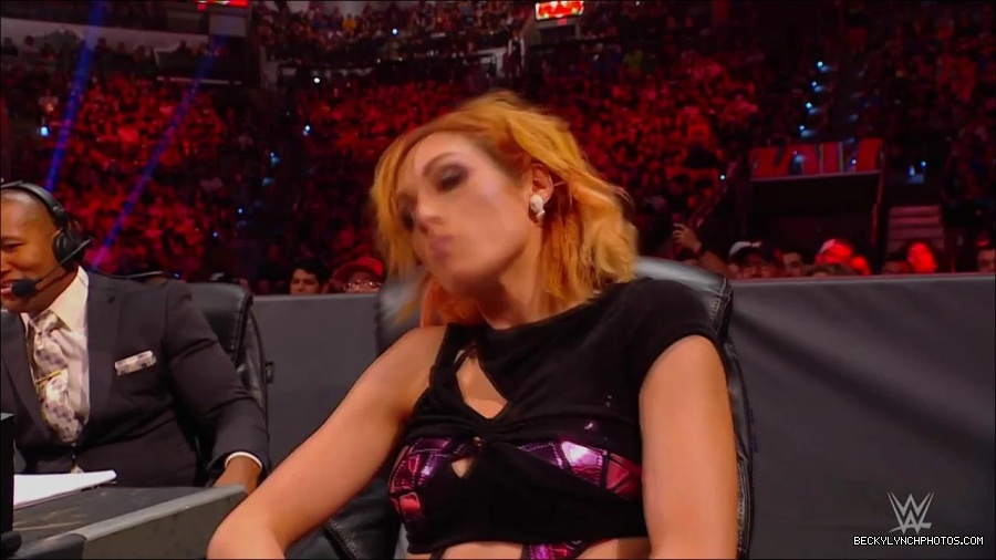 WWE_Monday_Night_RAW_2022_07_11_720p_HDTV_x264-Star_mkv_002637930.jpg