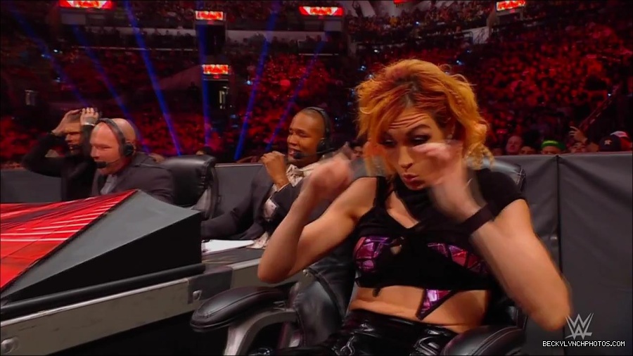 WWE_Monday_Night_RAW_2022_07_11_720p_HDTV_x264-Star_mkv_002782810.jpg