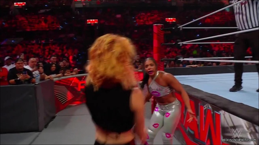 WWE_Monday_Night_RAW_2022_07_11_720p_HDTV_x264-Star_mkv_002940010.jpg