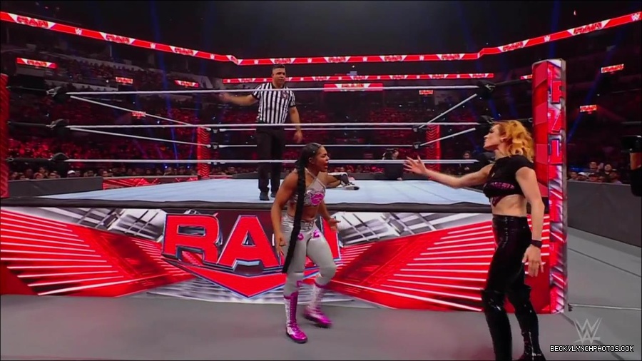 WWE_Monday_Night_RAW_2022_07_11_720p_HDTV_x264-Star_mkv_002940810.jpg