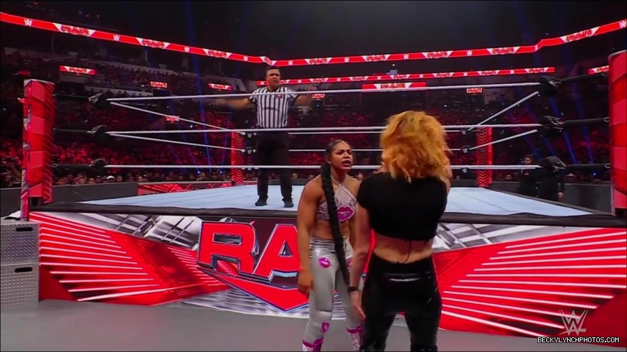 WWE_Monday_Night_RAW_2022_07_11_720p_HDTV_x264-Star_mkv_002944410.jpg