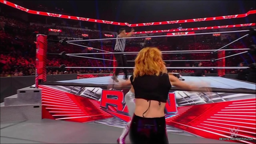 WWE_Monday_Night_RAW_2022_07_11_720p_HDTV_x264-Star_mkv_002945610.jpg