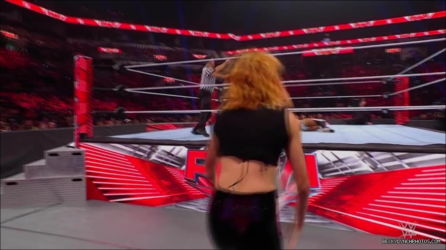 WWE_Monday_Night_RAW_2022_07_11_720p_HDTV_x264-Star_mkv_002946010.jpg