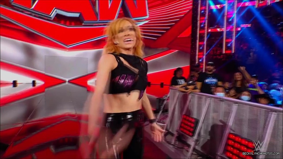 WWE_Monday_Night_RAW_2022_07_11_720p_HDTV_x264-Star_mkv_002954010.jpg
