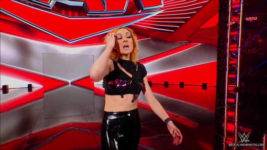 WWE_Monday_Night_RAW_2022_07_11_720p_HDTV_x264-Star_mkv_002961610.jpg
